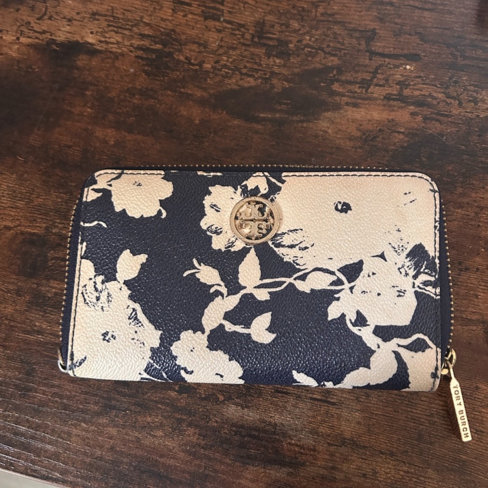 Tory Burch leather zip-around wallet navy blue and cream/beige